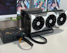 TA255, PCIe 5.0 desteğinin olmaması nedeniyle sınırlıdır. Resimde: bir eGPU yuvasına bağlı mini PC.