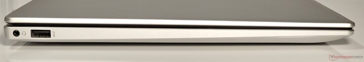 Sol: 3,5 mm combo ses jakı, USB Type-A 5 Gbps