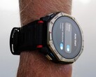 Amazfit T-Rex Dual Solar, ön ve arka yüzünde güneş hücrelerine yer veriyor.