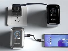 Lenovo'nun yeni ThinkPlus Geri Çekilebilir Kablolu Güç Bankası
