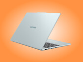 IdeaPad Vibe 15, lansmanda sunulan çeşitli renk seçeneklerinden biriyle.