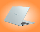 IdeaPad Vibe 15, lansmanda sunulan çeşitli renk seçeneklerinden biriyle.