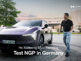 Münih şehir trafiğinde test: Xpeng CEO'su He Xiaopeng, Xpeng L03'te yeni Next Generation Pilot (NGP) sistemini tanıtıyor.