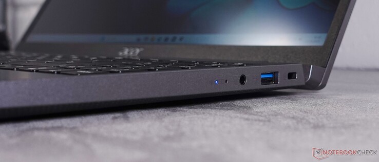 3.5 mm kulaklık; USB-A 3.2 Gen 1; Kensington kilit yuvası