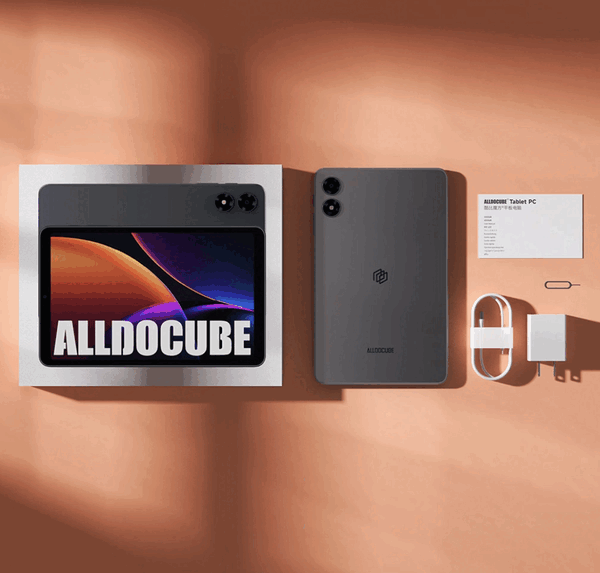 Kutusu ve aksesuarlarıyla birlikte Alldocube iPlay Mini 4 tablet