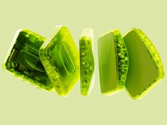 Analogue 3D Prototype Limited Edition, Extreme Green (resimdeki) dahil olmak üzere beş renkte mevcuttur.