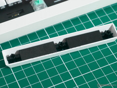 Keychron Q1 HE 8K boşluk çubuğu köpüğü sessizliğe yardımcı olur.