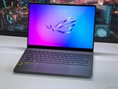 Bir Asus ROG Zephyrus G14 2025.