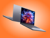 IdeaPad Slim 3 14IPH11, daha bütçe odaklı bir dizüstü bilgisayar olmasına rağmen hala bir OLED ekran içeriyor.