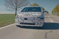 İlk taslakların ardından yeni Audi A2 e-tron, İsveç'in kuzeyinde buz ve kar üzerinde ve rüzgar tünelinde yapılan test sürüşleri sırasında kamuflaj folyosuyla gerçek hayatta karşımıza çıktı.