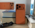 MacRumors yazarı Juli Clover, üç nesil iPhone'u %80 şarj sınırı etkinleştirilmiş olarak birer yıl kullandı.