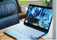 MacBook Neo, modern bir alüminyum gövdede bir iPhone işlemcisi kullanıyor.