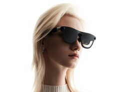 Xreal Aura, Micro-OLED ekranlarına rağmen yalnızca 95 gram ağırlığında.