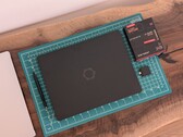 Laptop 13 Pro'nun üretim süreci, bu cihazı Razer Blade gibi geleneksel prosumer dizüstü bilgisayarlarla daha uyumlu hale getiriyor.