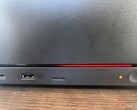 Steam Machine'de, görünüşe göre bellek yeniden eğitme sorununa işaret eden kırmızı ışıklı bir hata kodu görünüyor. 