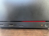 Steam Machine'de, görünüşe göre bellek yeniden eğitme sorununa işaret eden kırmızı ışıklı bir hata kodu görünüyor. 