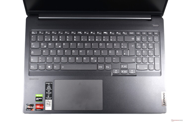 Lenovo IdeaPad 5 Pro 16ACH'nin klavye bölgesi