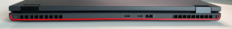 Arka: 2x USB-C 4.0 (40 GBit/sn, Power Delivery 3.0, DisplayPort 1.4), güç bağlantı noktası (SlimTip)