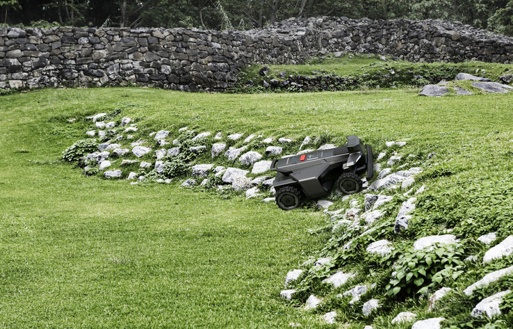 Segway'in Navimow X4 robot çim biçme makinesi