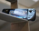 Burada görülen Steam Deck'in halefi olan Valve Steam Deck 2'nin 2027'de piyasaya çıkması pek olası değil.
