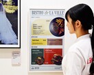 LG'nin en yeni E-Ink ekranı, Qi2 güç bankası aracılığıyla manyetik olarak şarj edilebiliyor.