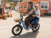Segway Muxi Pro elektrikli bisiklete isteğe bağlı olarak ikinci bir yolcu koltuğu takılabilir.