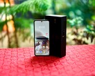 Motorola Razr 70 iki adet çok parlak ekran sunar.