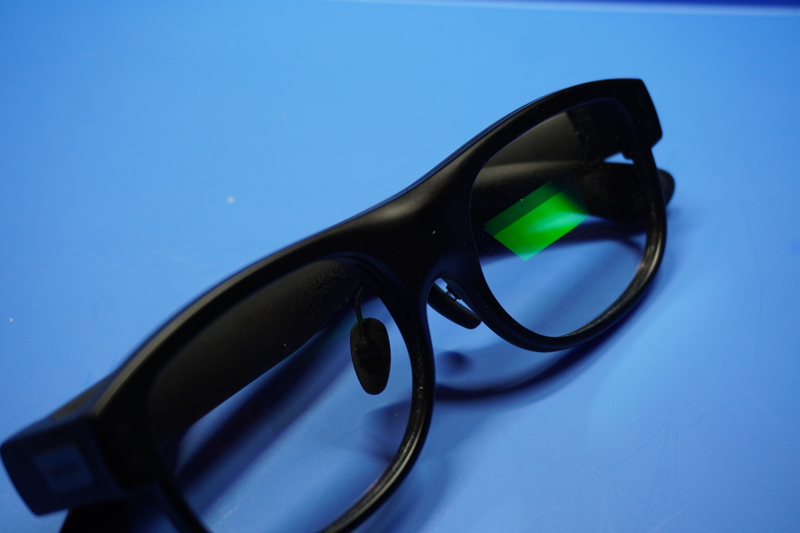 Kullanıcılar isteseler de istemeseler de gözleri yeşil olacak