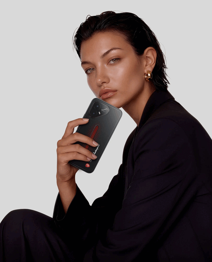 Pova 8 Pro 5G Tonino Lamborghini Sınırlı Sürüm modeli