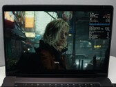Alt metin: Resident Evil Requiem, CrossOver 26 aracılığıyla M3 Max MacBook Pro'da kare üretimi etkinken çalışıyor.