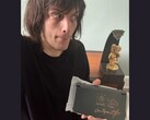 NWC 2015'ten Shigeru Miyamoto tarafından imzalanmış 1.'lik ödülü New Nintendo 3DS XL