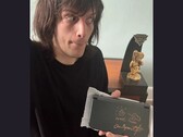 NWC 2015'ten Shigeru Miyamoto tarafından imzalanmış 1.'lik ödülü New Nintendo 3DS XL