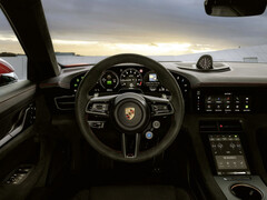 2027 Porsche Taycan E-Shift gösterge paneli.