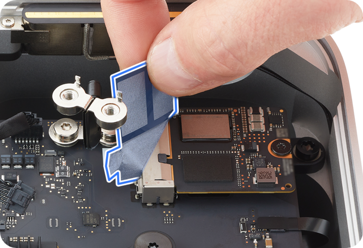 Yeni Mac Studio'da SSD modülüne erişim