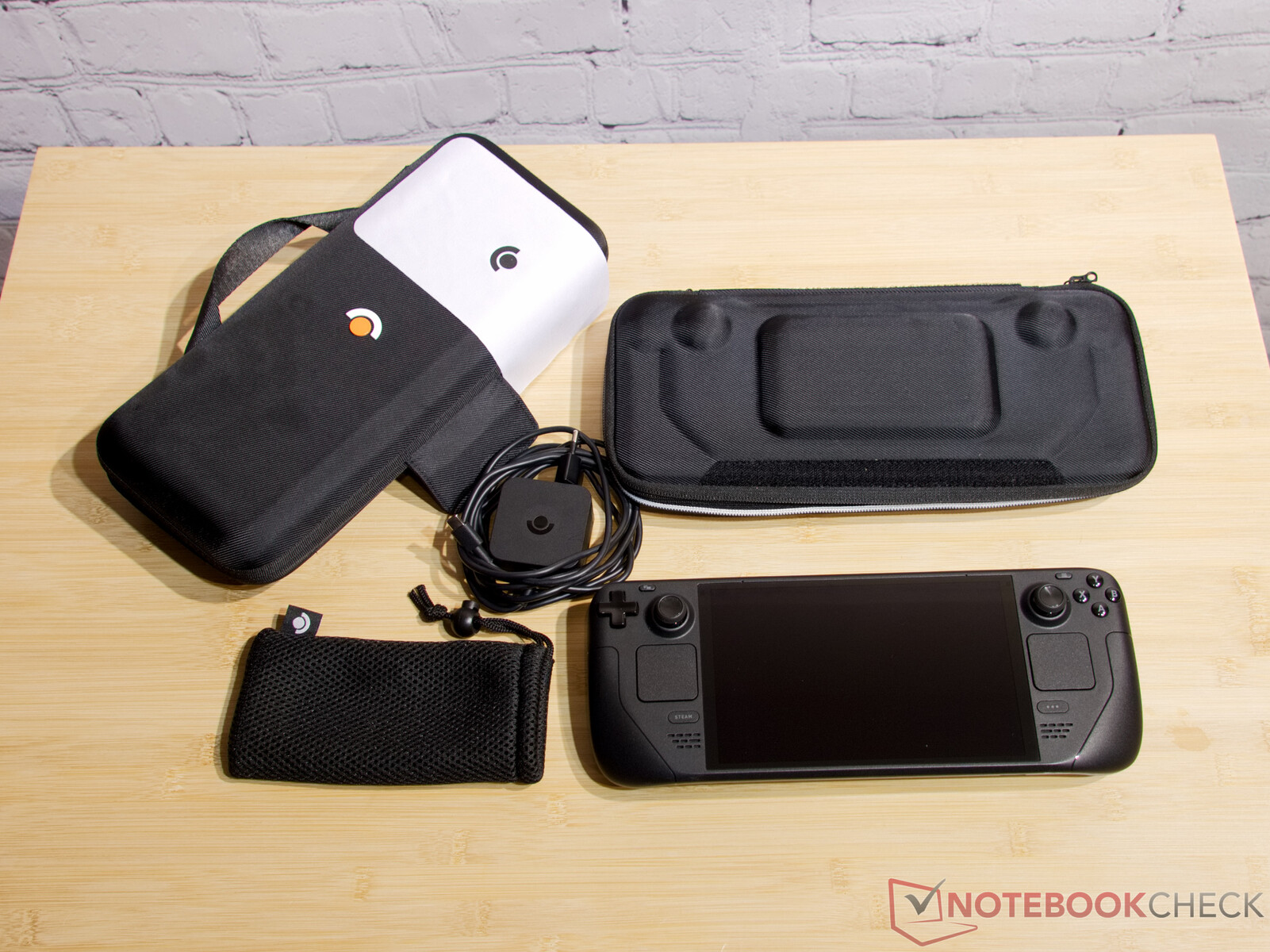 Steam Deck 1 TB OLED incelemesi: Minimalist performans, maksimum