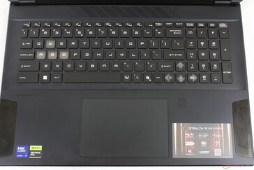 Hem oyun hem de içerik oluşturma için geniş tam boyutlu klavye