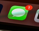 Resimde görülen Apple'ın Mesajlar uygulaması, metin alanındaki dikte düğmesini gizlemek için yeni bir açma/kapama düğmesi ekliyor.