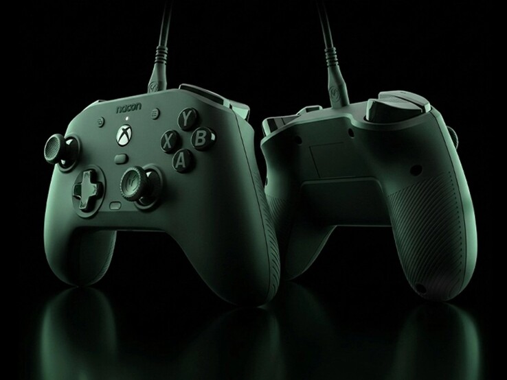 Nacon Revo X kontrol cihazı, Hall efektli çubuklara sahip 39,90 € değerinde bir Xbox kontrol cihazıdır