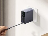 Geri çekilebilir USB-C kablosuna sahip Nexode Pro 160W şarj cihazı