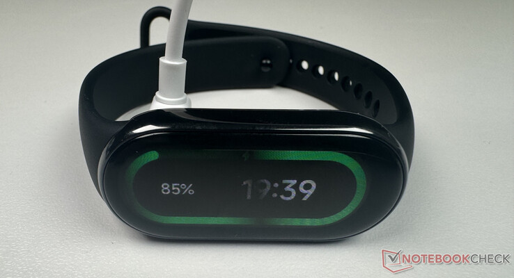 Xiaomi Smart Band 8 şarj etme