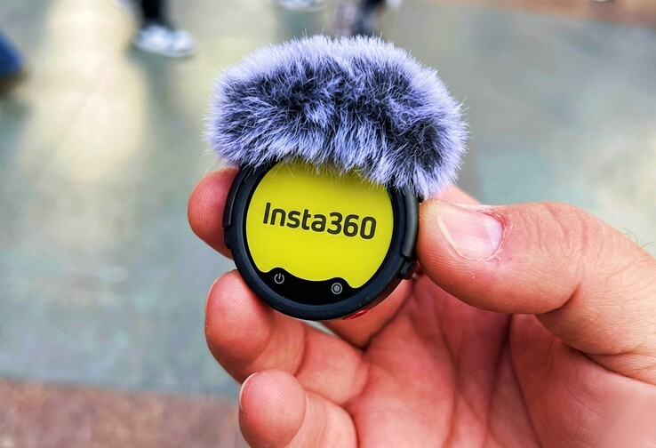 Insta360 Mic Pro'nun bir... ekranı vardır.