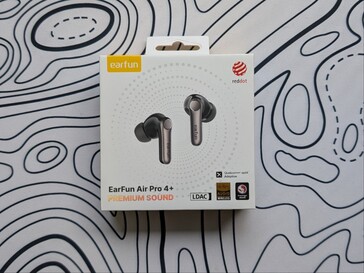 EarFun Air Pro 4+ perakende ambalajı