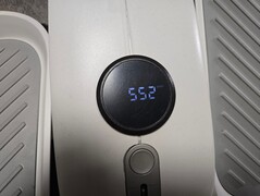 Ekran pille çalışır ve ölçümler arasında otomatik olarak geçiş yapar