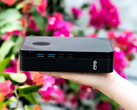 Mini PC'nin iki konfigürasyonundan birinde MCIO portu bulunmaktadır. Resimde: GPD Kutusunun yandan görünümü.
