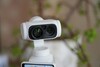 Geniş açılı lens, kamera sensörünün üstüne manyetik olarak takılır ve görüş açısını 108 dereceye kadar genişletir