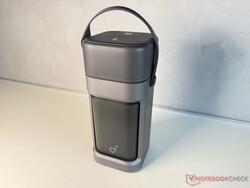 Kompakt, hafif ve taşıma saplı