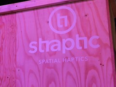 Straptic, dokunsal geri bildirim özelliğine sahip bir bilekliktir