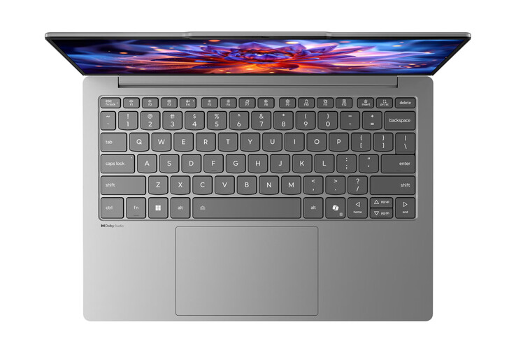 IdeaPad Slim 5i 13IWC11 arkadan aydınlatmalı bir klavyeye sahiptir.