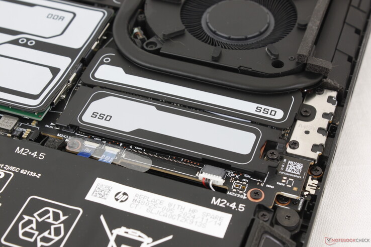 Bir PCIe5 sürücü desteği ile iki M.2 2280 NVMe SSD yuvası