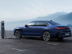 Şarj istasyonunda E-BMW